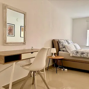 Denkmal-wohnung In Apartment